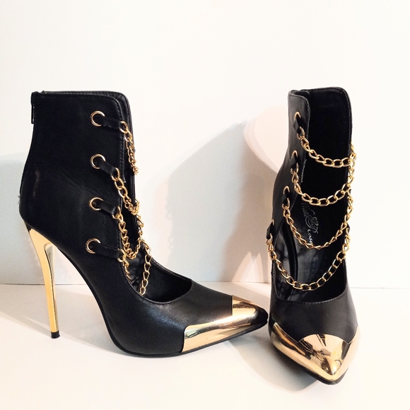 Wild Rose Black & Gold Faux Leather Stilettos Size 8 - Picture 4 of 10